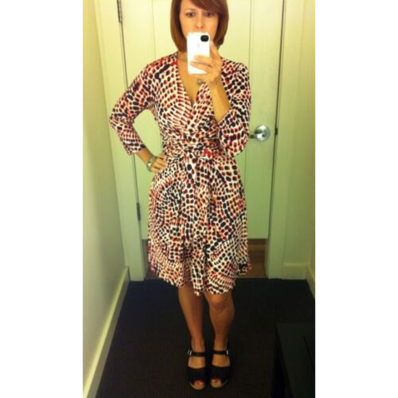 Banana Republic X Issa London Collection Red Element 3/4 Sleeve Wrap Dress - Picture 4 of 10